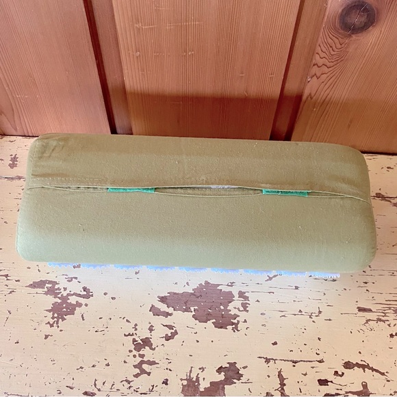 Bed of Nails Acupressure Neck Pillow - Picture 2 of 4